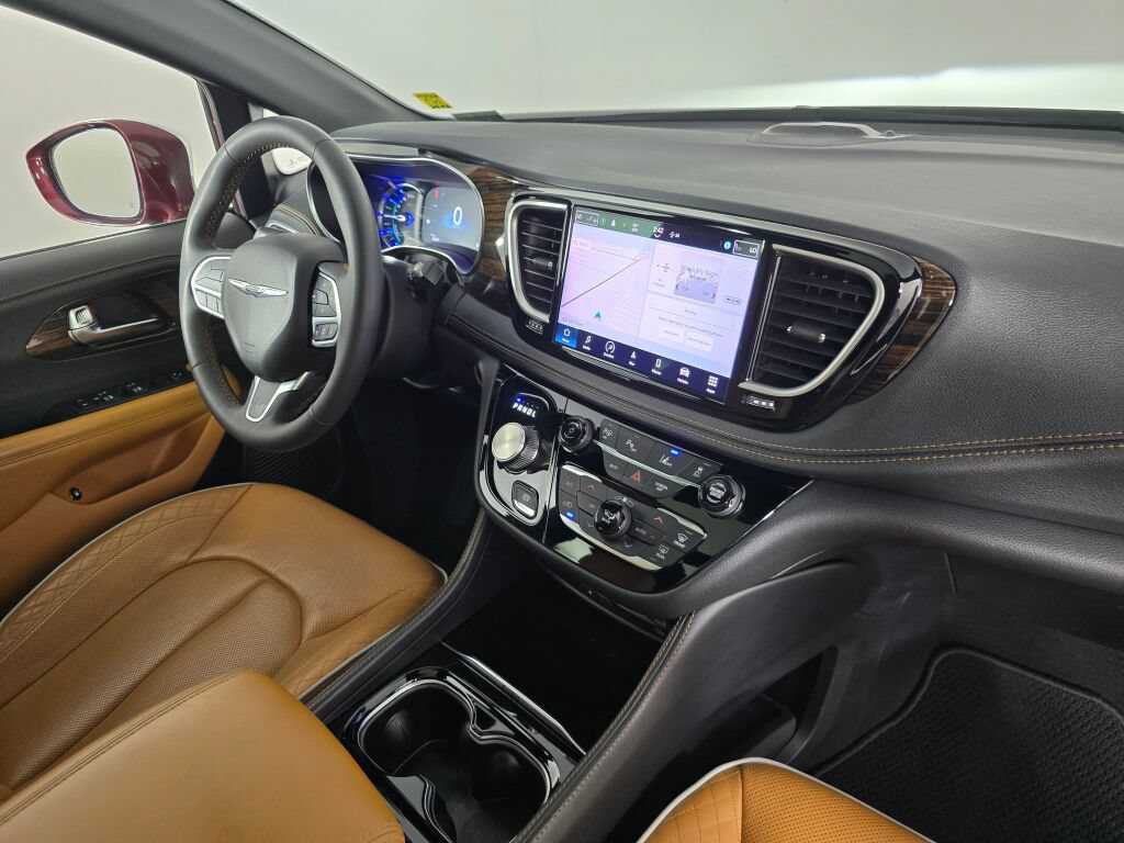 Used 2022 Chrysler Pacifica Pinnacle FWD image 40
