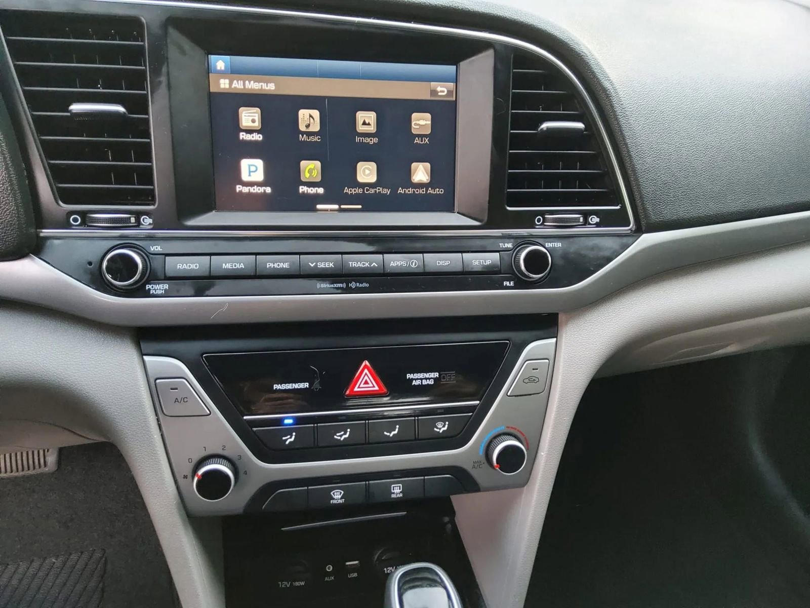 Used 2017 Hyundai Elantra SE image 4