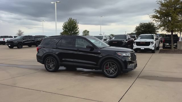 Used 2025 Ford Explorer ST-Line w/ ST-Line Street Pack AWD/4WD image 7