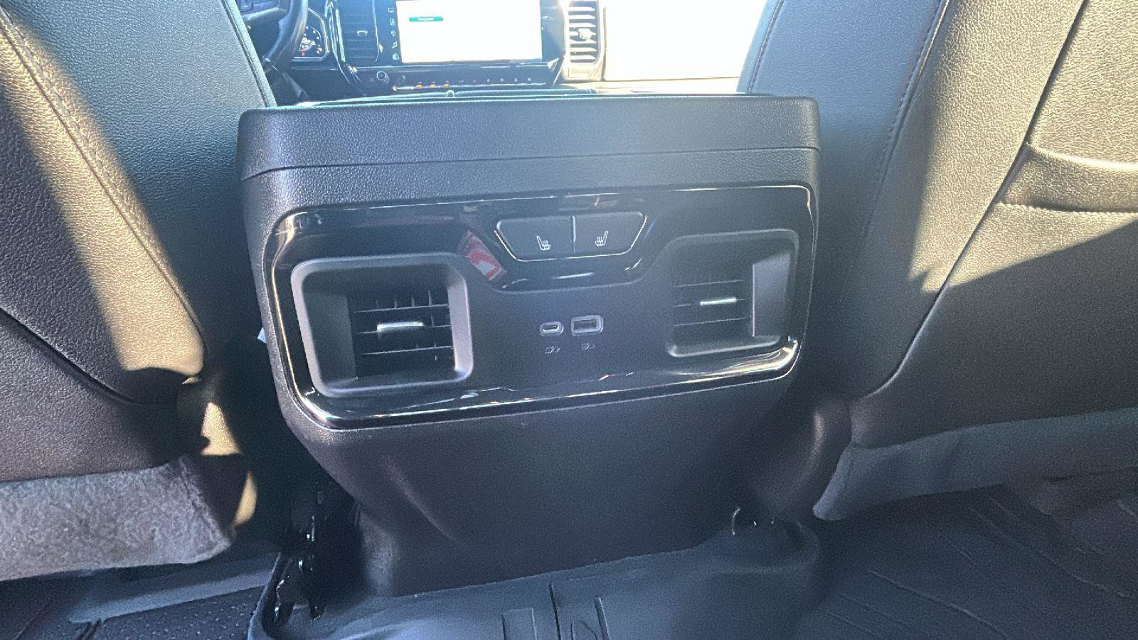 Used 2022 Chevrolet Silverado 1500 ZR2 w/ Technology Package image 30