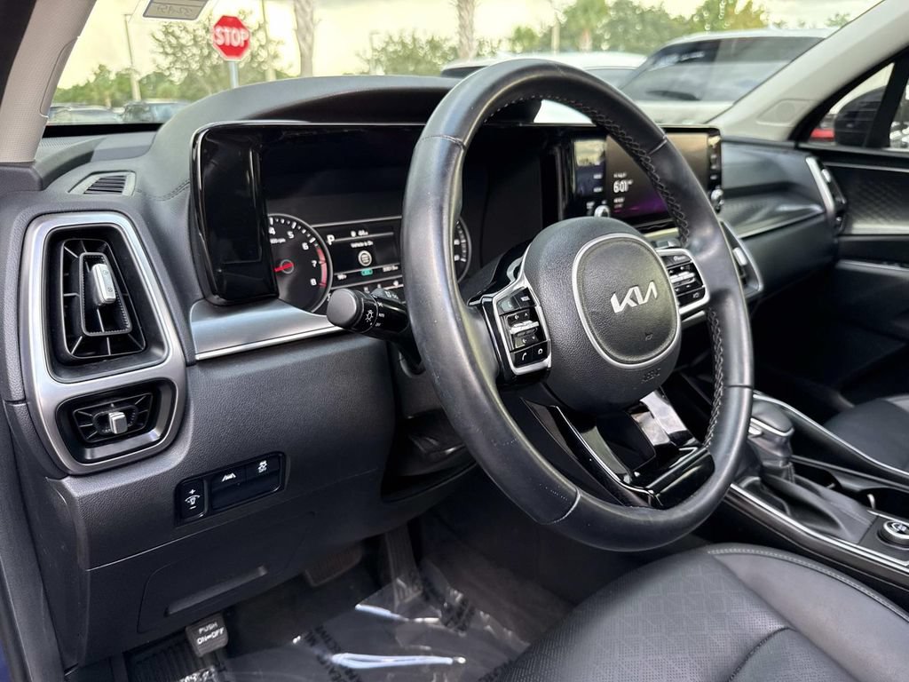 Used 2022 Kia Sorento S w/ Panoramic Sunroof Package FWD image 23