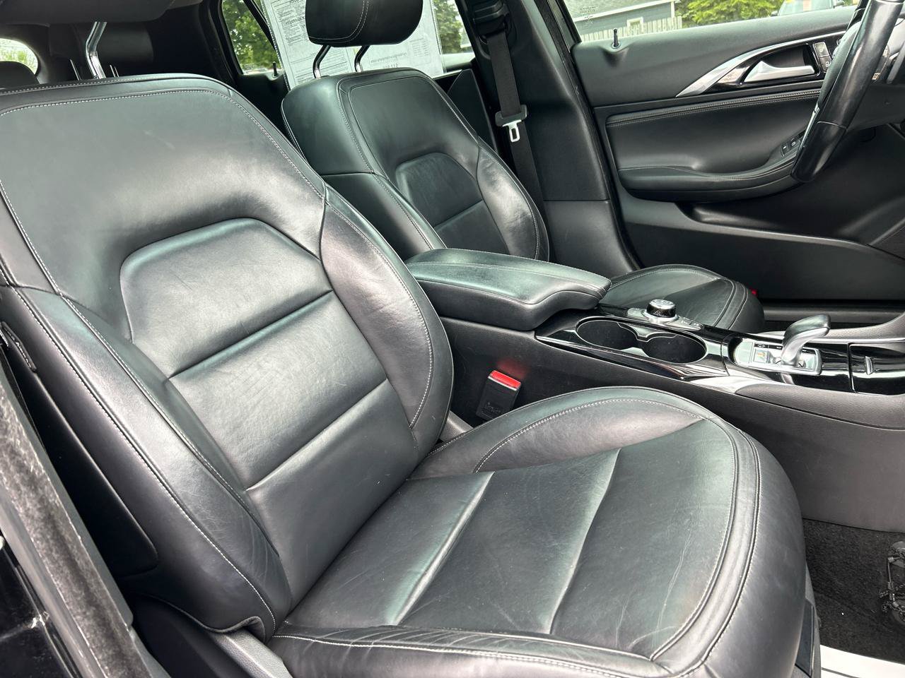 Used 2017 INFINITI QX30 Premium w/ Navigation Package AWD/4WD image 25