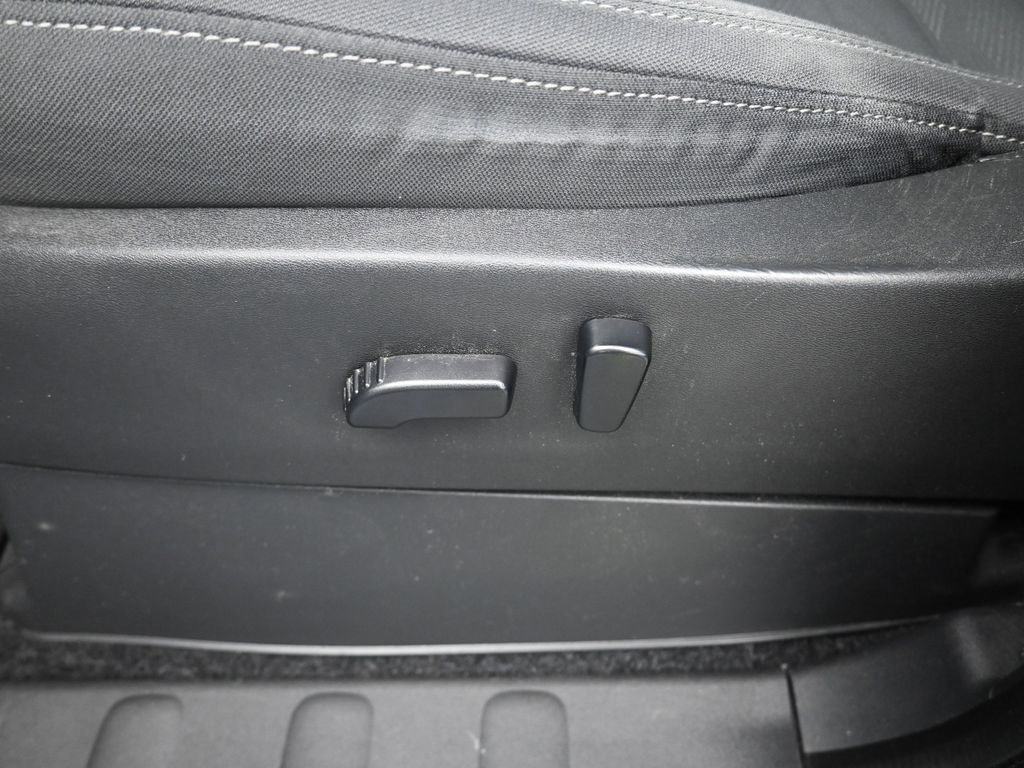 Used 2022 Nissan Frontier SV image 7