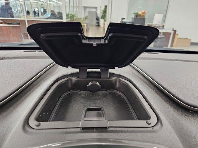Used 2015 Chevrolet Volt Premium w/ Premium Trim Package FWD image 16