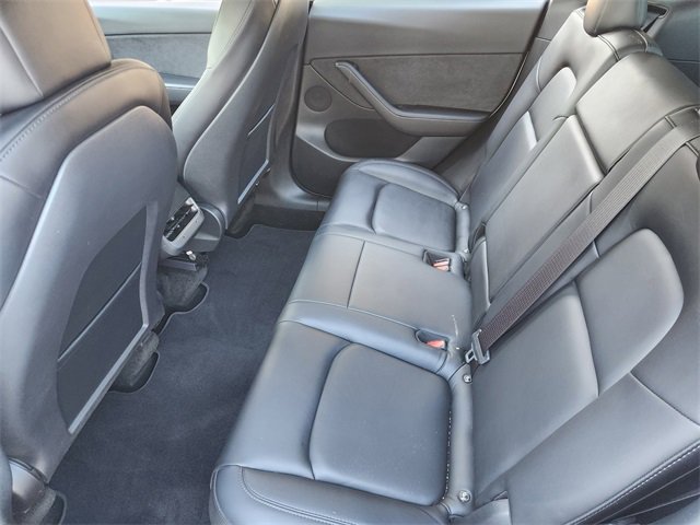 Used 2022 Tesla Model Y Long Range image 18