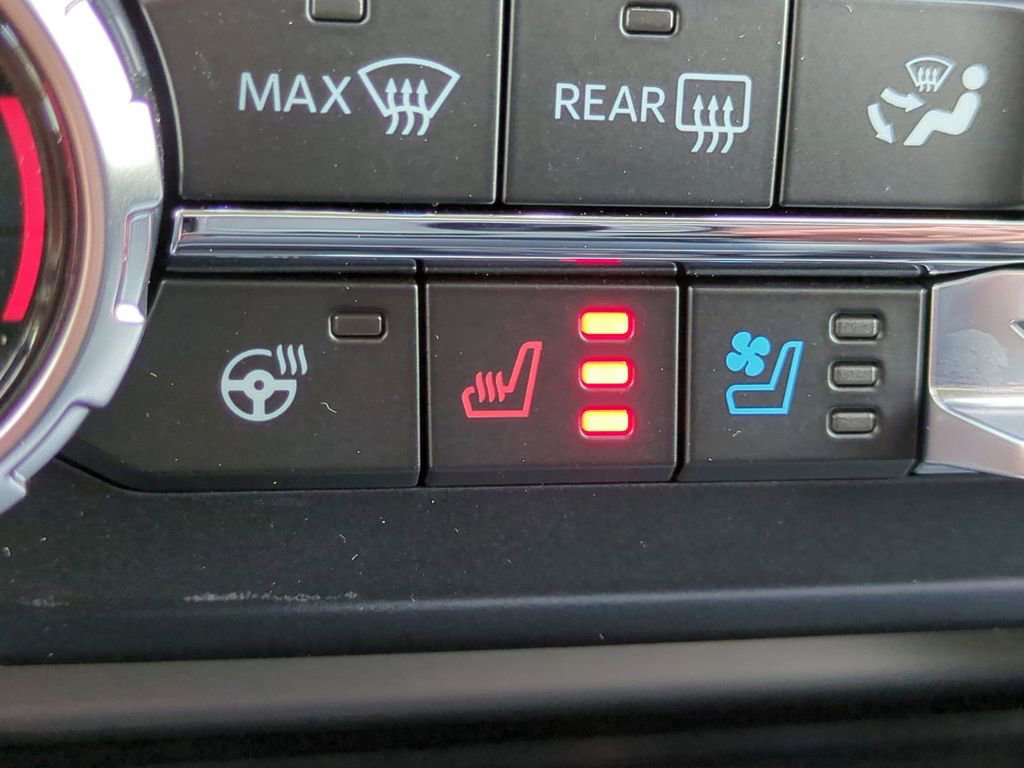 New 2026 Ford F250 Lariat w/ Black Appearance Package image 24