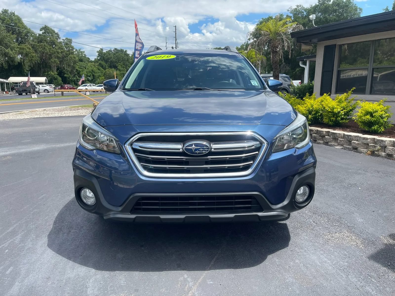 Used 2019 Subaru Outback 2.5i Premium AWD/4WD image 2