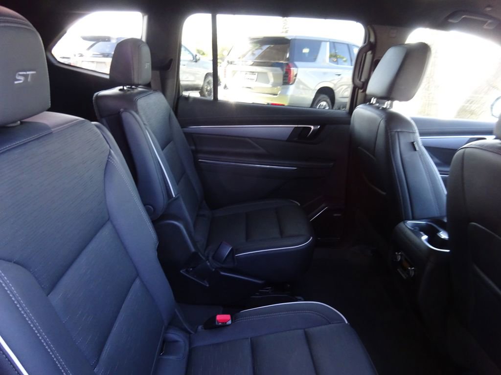 Certified 2025 Buick Enclave Sport Touring image 25