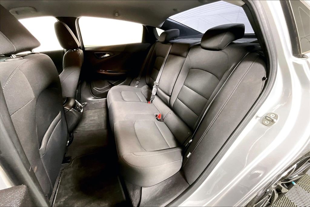 Used 2017 Chevrolet Malibu LT w/ Driver Confidence Package image 24