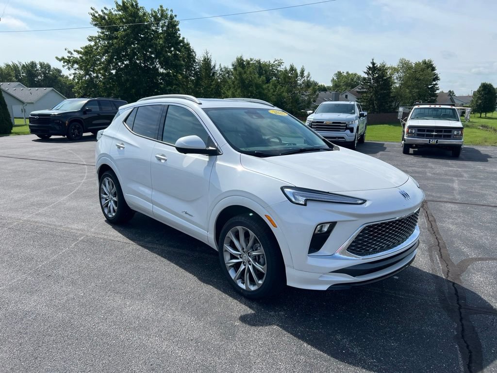 Used 2025 Buick Encore GX Avenir w/ Avenir Technology Package AWD/4WD image 1
