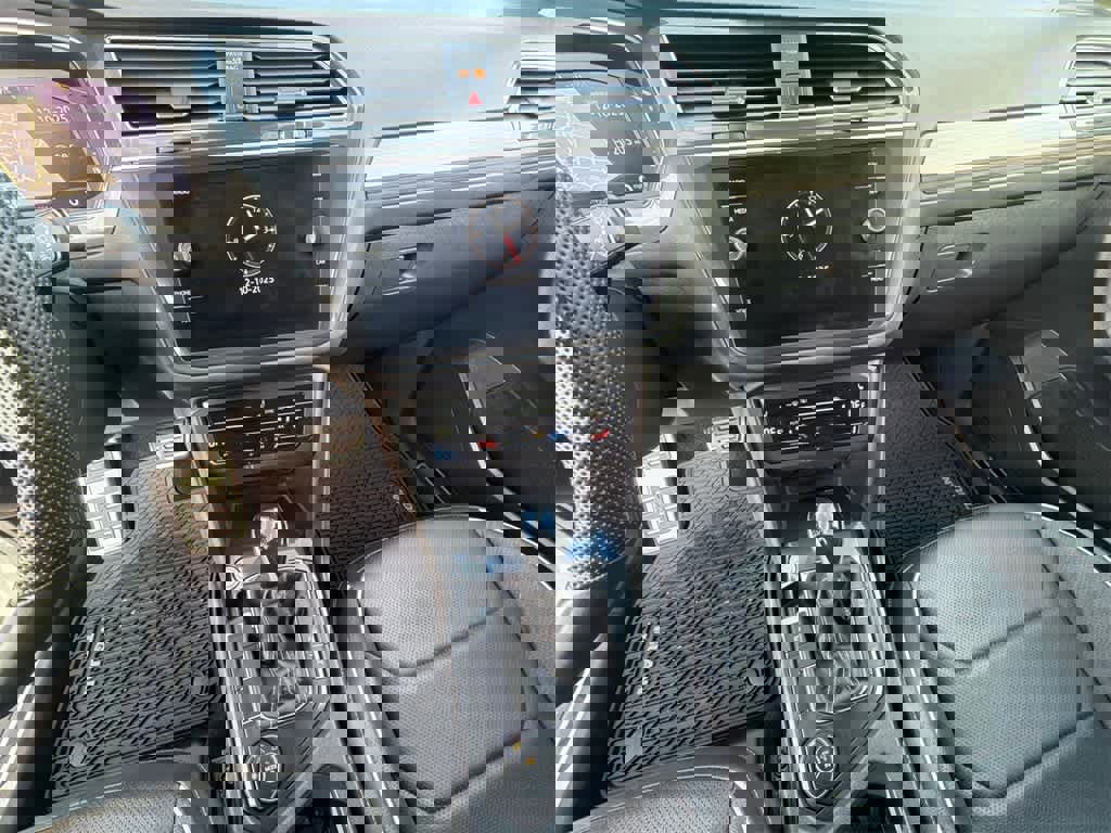 Used 2022 Volkswagen Tiguan SEL R-Line image 26