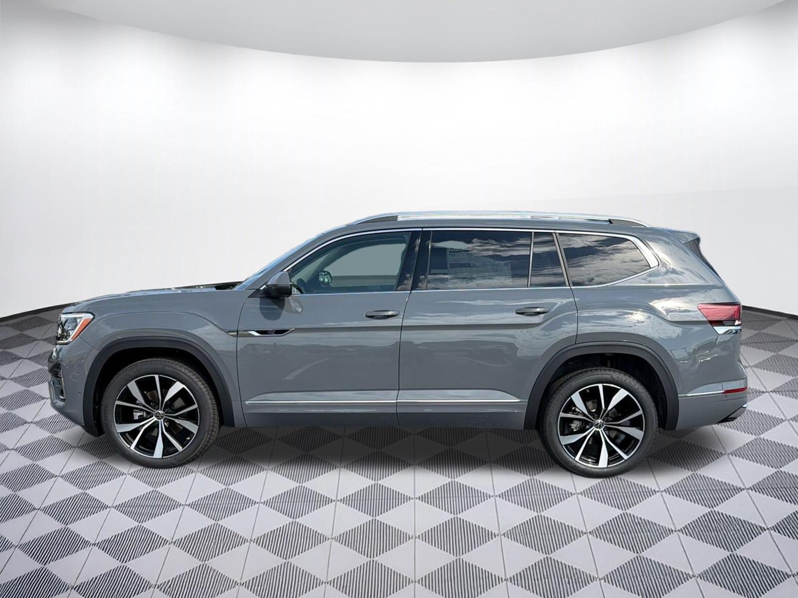 New 2026 Volkswagen Atlas SEL Premium R-Line AWD/4WD image 2