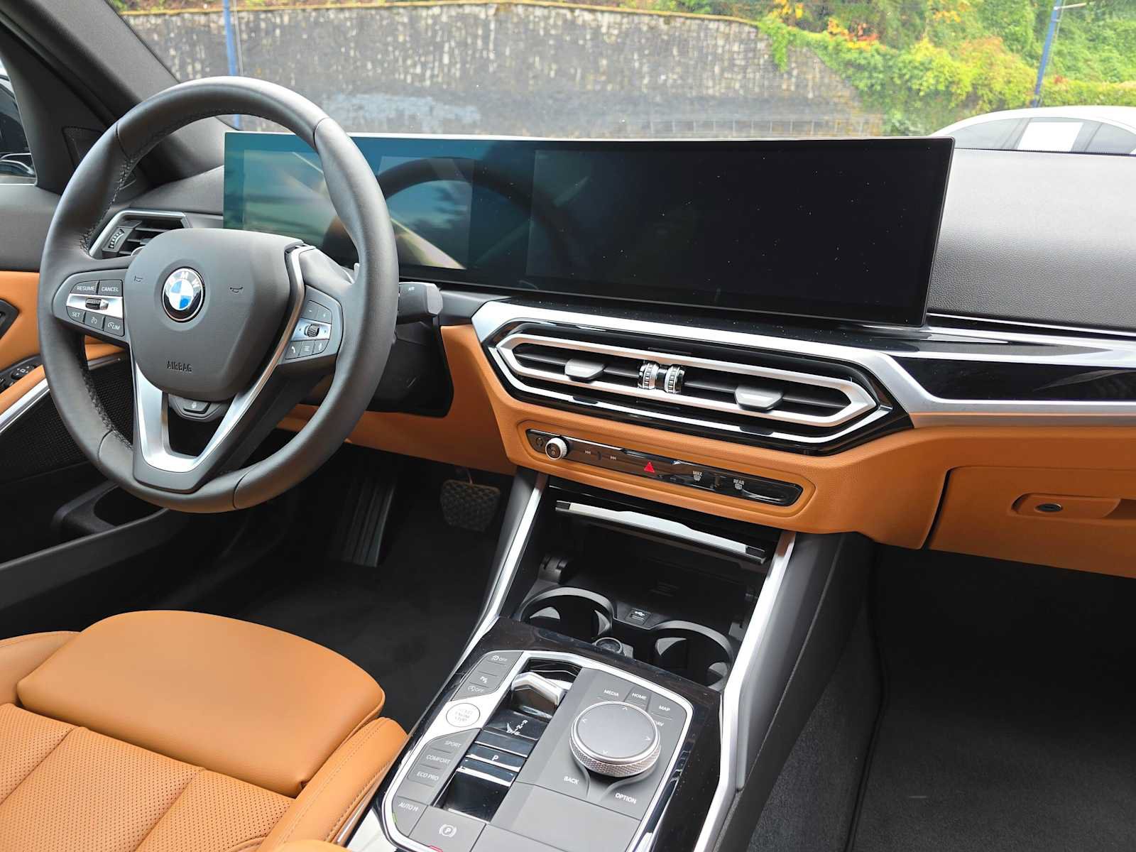 Used 2024 BMW 330i xDrive Sedan w/ Convenience Package AWD/4WD image 11