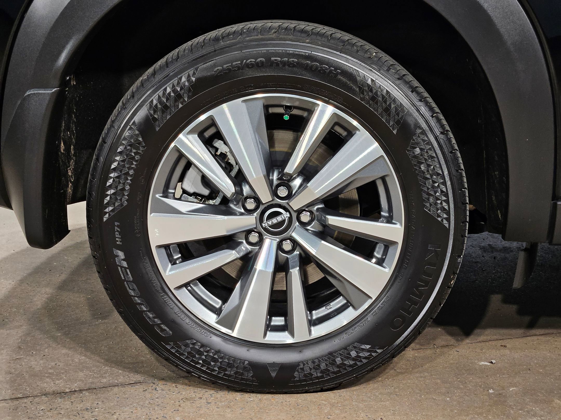 Used 2025 Nissan Pathfinder SL w/ Cargo Package image 17