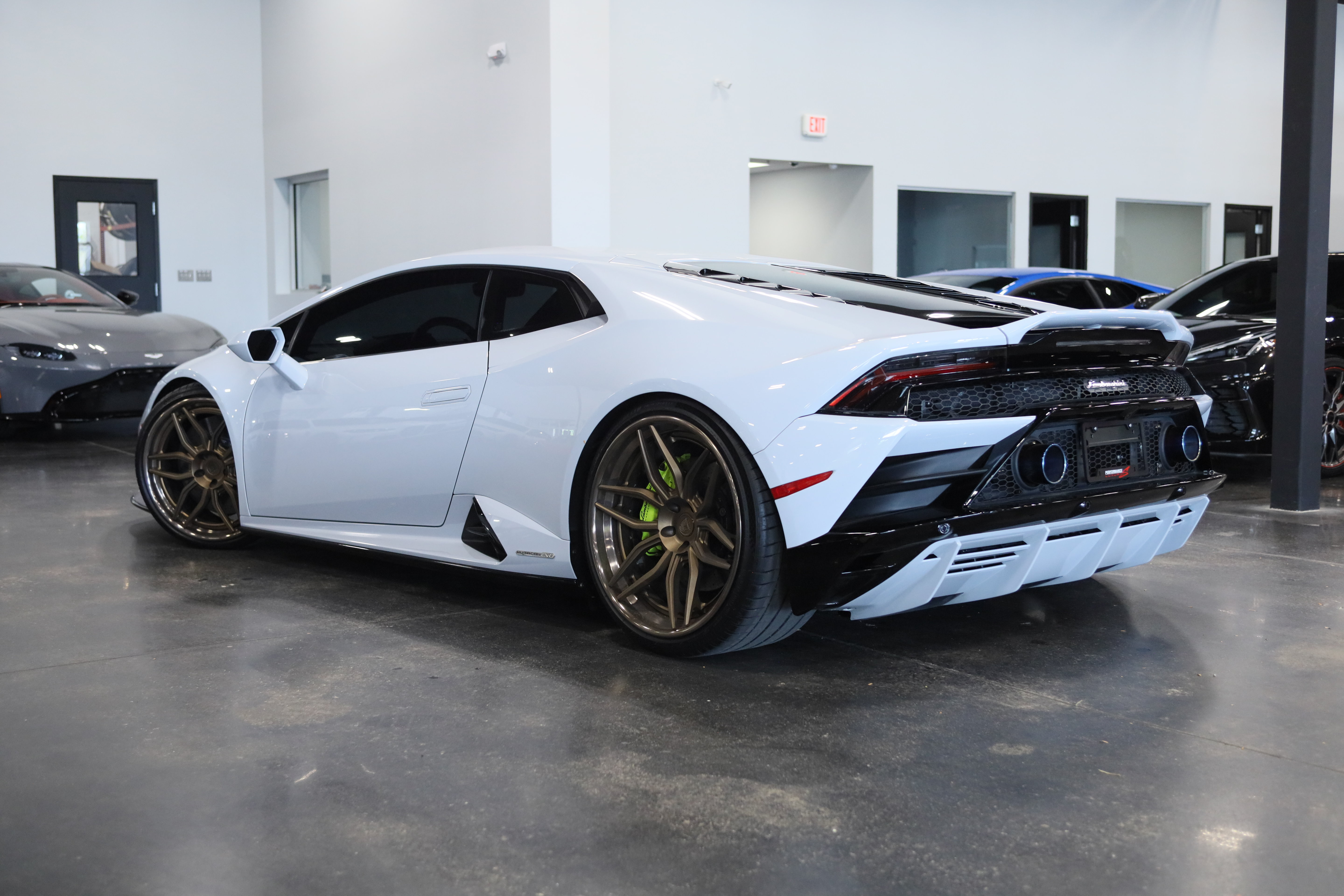 Used 2021 Lamborghini Huracan EVO AWD/4WD image 4