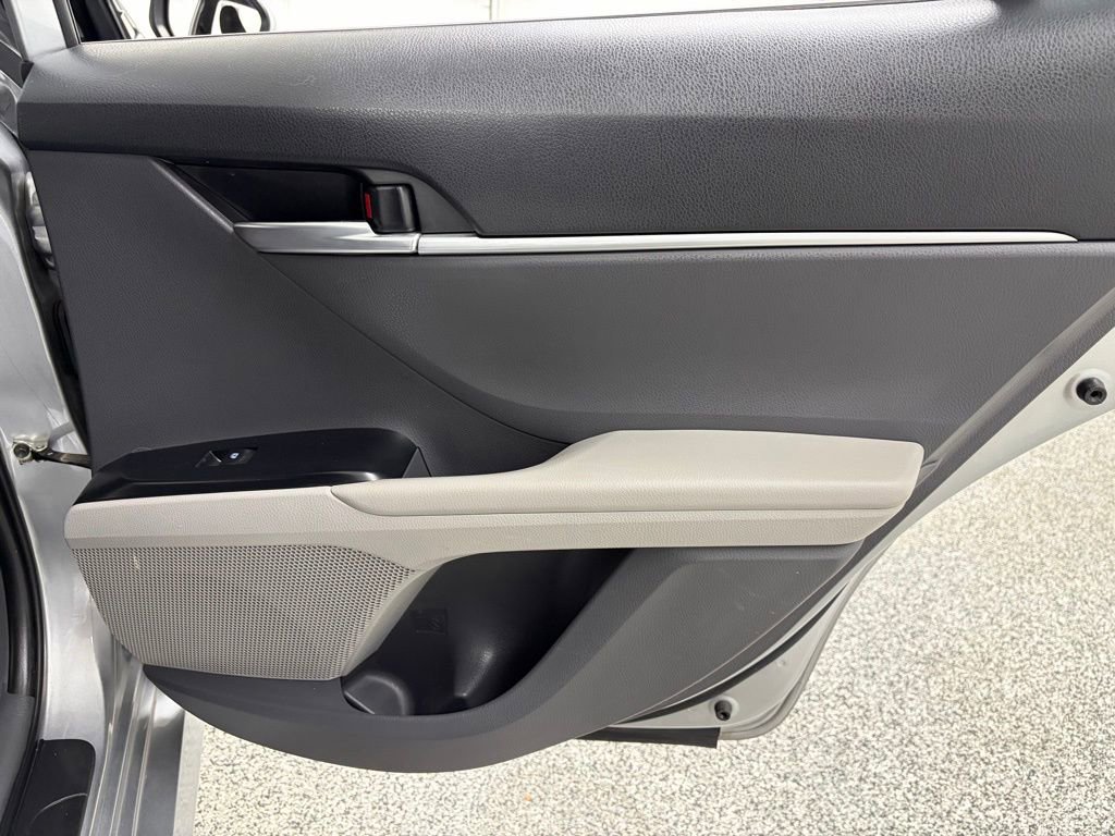 Used 2019 Toyota Camry LE FWD image 39