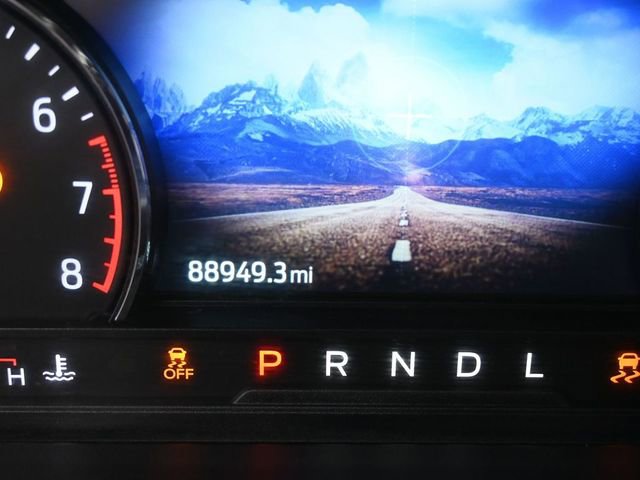 Used 2022 Ford Explorer XLT image 17