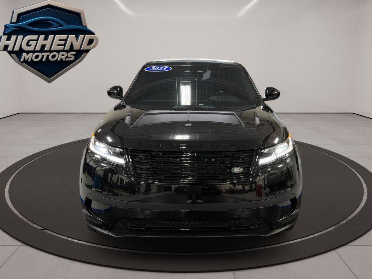 Used 2025 Land Rover Range Rover Velar S AWD/4WD image 10