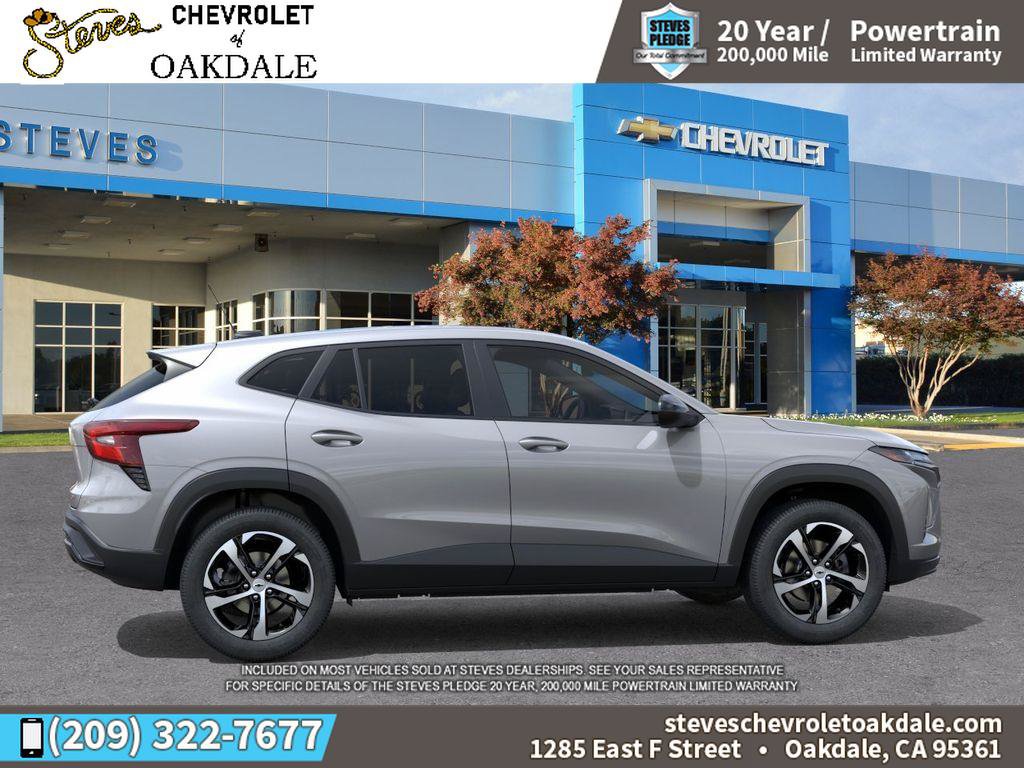 New 2026 Chevrolet Trax RS w/ Sunroof Package FWD image 5