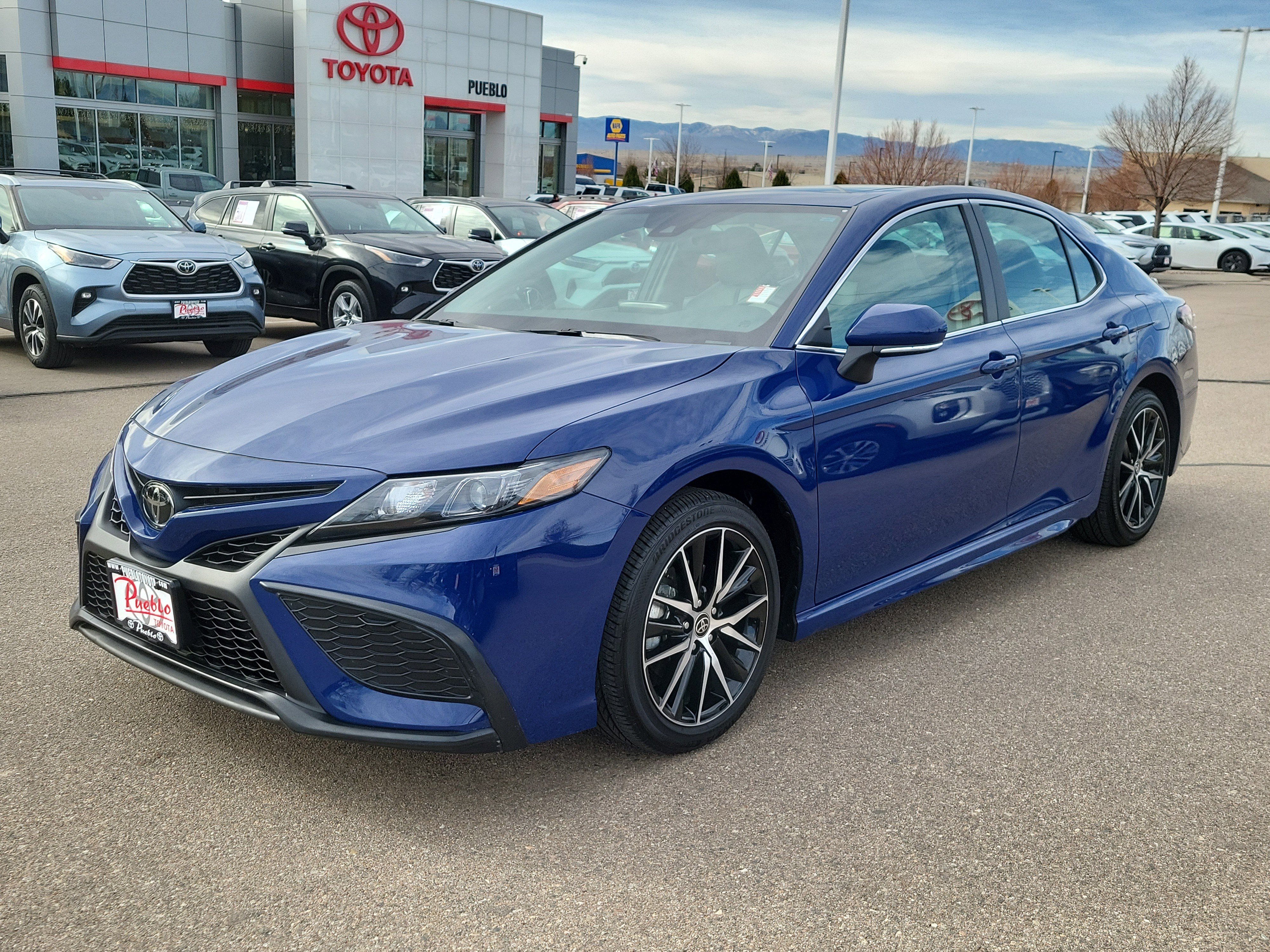 Used 2023 Toyota Camry SE w/ Audio Upgrade Package image 4