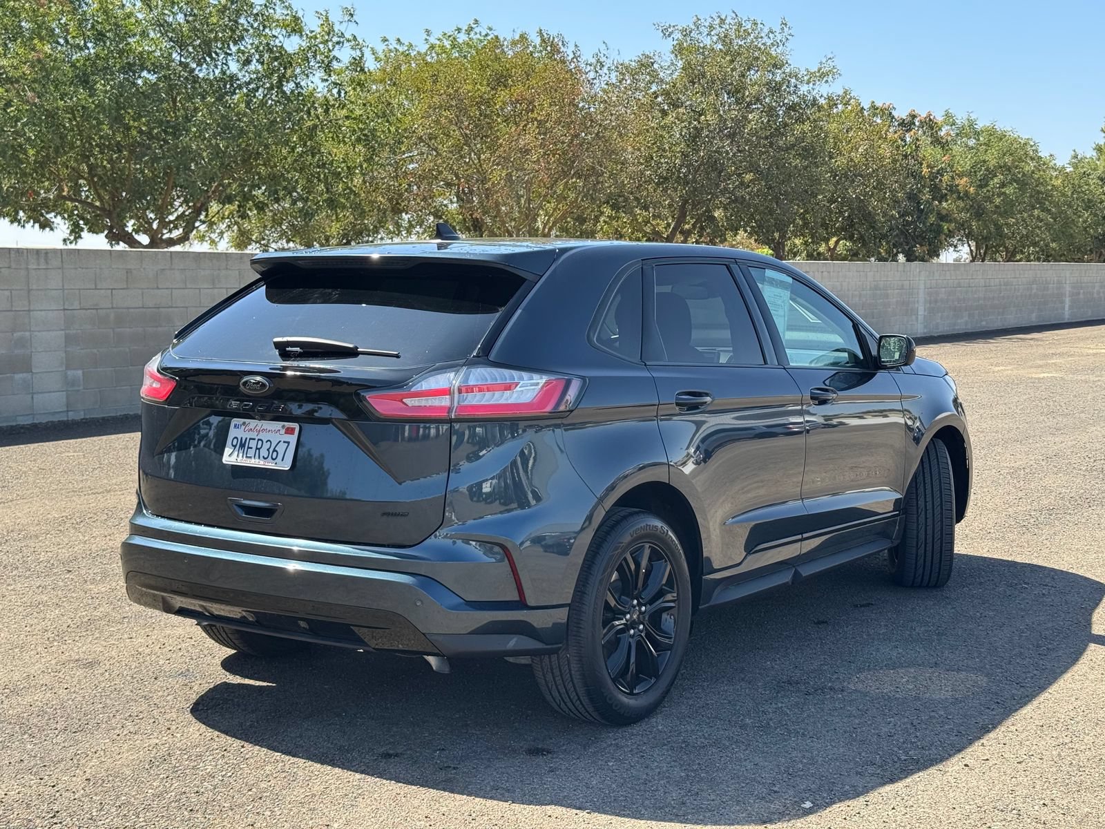 Used 2024 Ford Edge SE w/ Black Appearance Package AWD/4WD image 4