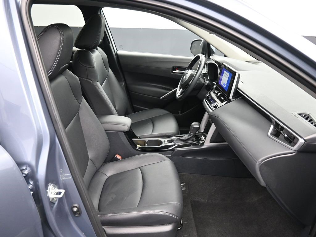 Certified 2023 Toyota Corolla Cross XLE image 25