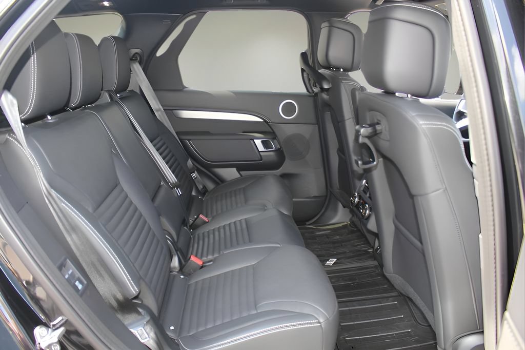 New 2025 Land Rover Discovery Dynamic SE AWD/4WD image 15
