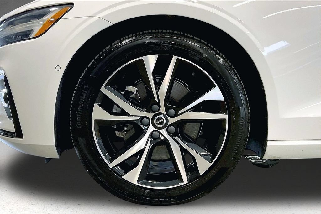 Certified 2025 Volvo S60 B5 Plus AWD/4WD image 34