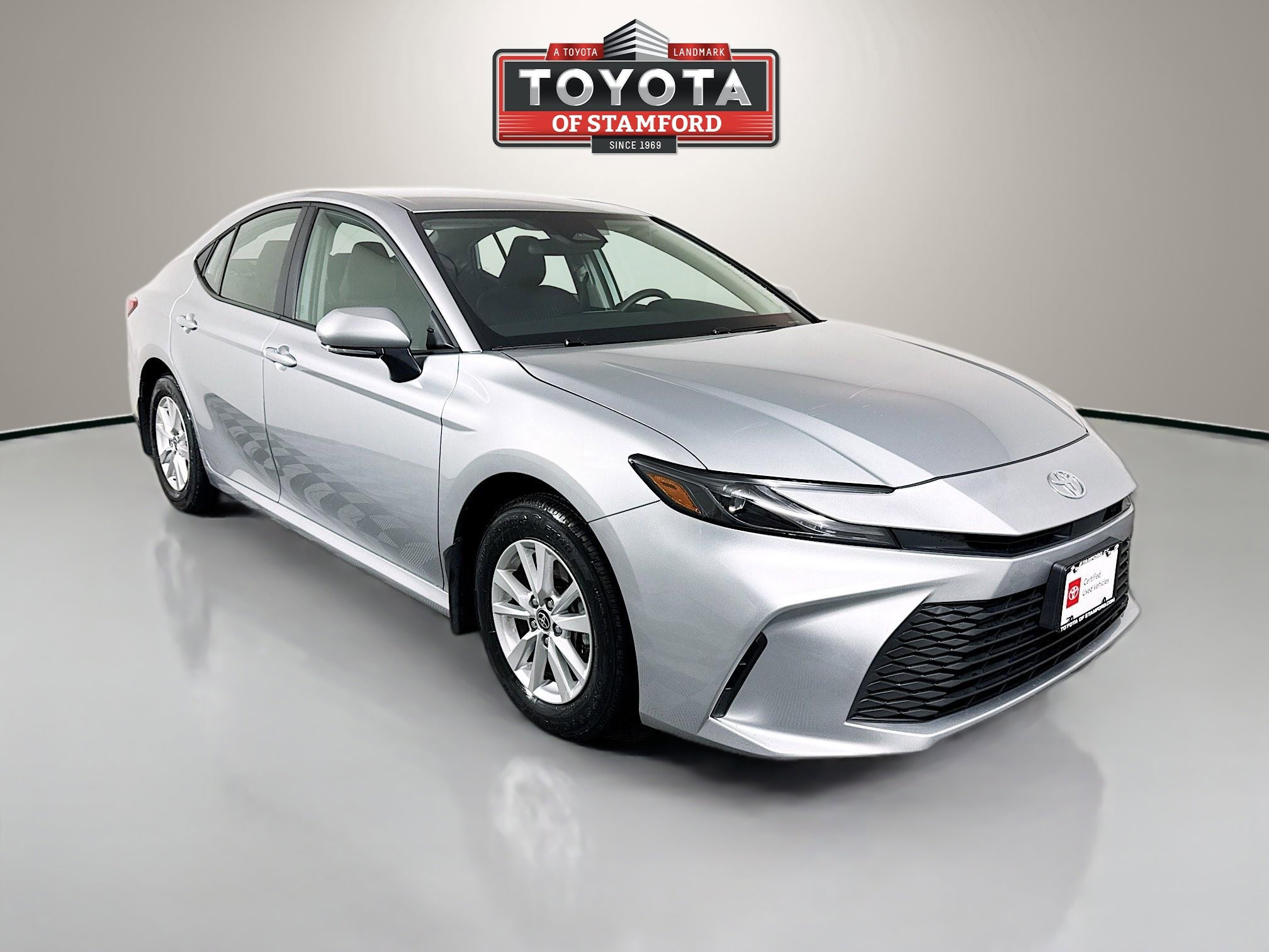 Used 2026 Toyota Camry LE AWD/4WD image 1
