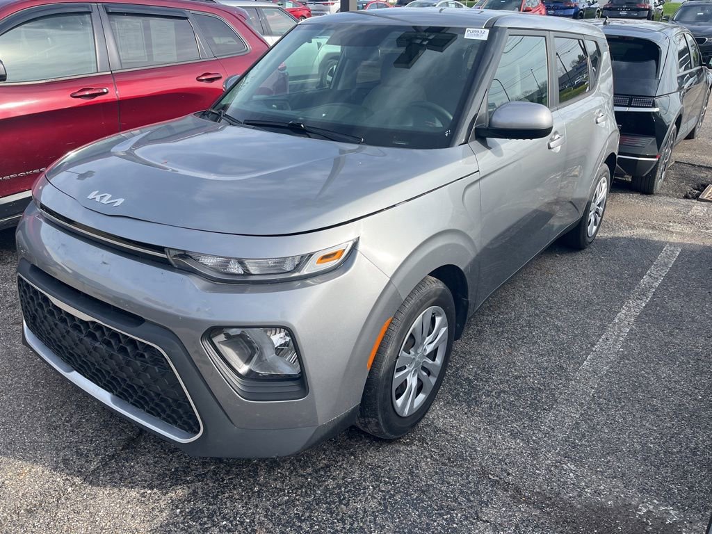 Used 2022 Kia Soul LX image 3
