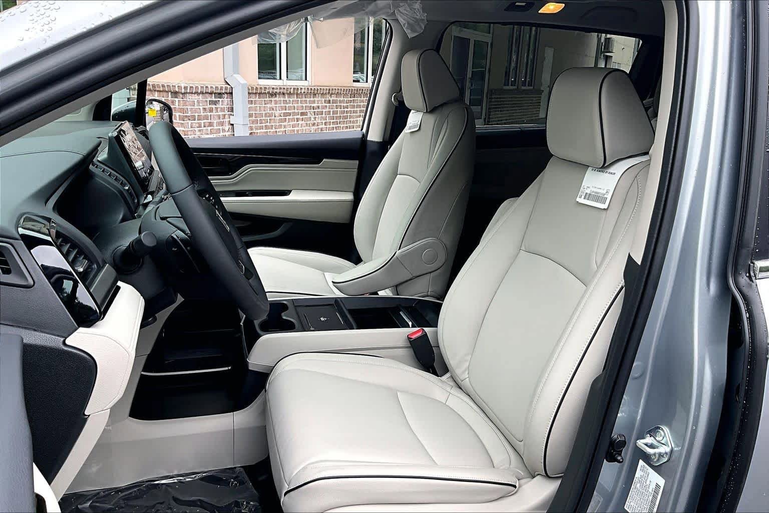 New 2026 Honda Odyssey Touring image 15