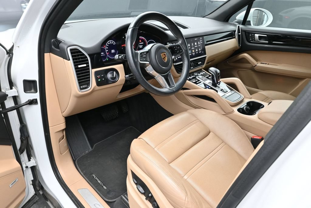 Certified 2022 Porsche Cayenne AWD/4WD image 4