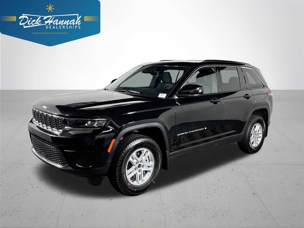 New 2025 Jeep Grand Cherokee Laredo w/ MOPAR Finishing Package
