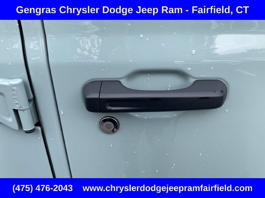Certified 2023 Jeep Wrangler Unlimited w/ Sun & Screen Package AWD/4WD image 17