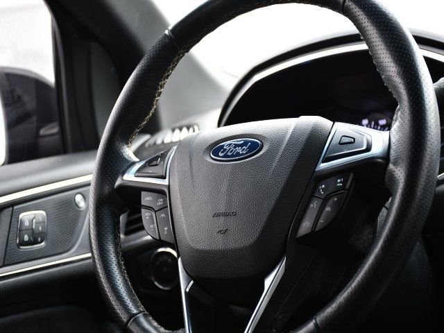 Used 2019 Ford Edge ST w/ Equipment Group 401A AWD/4WD image 18