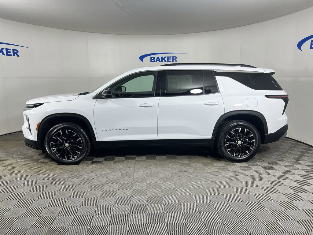 Certified 2025 Chevrolet Traverse LT w/ Sun and Wheel Package image 6