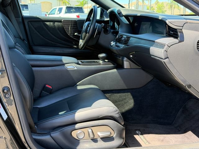 Used 2018 Lexus LS 500 w/ Accessory Package (Z2) RWD image 20