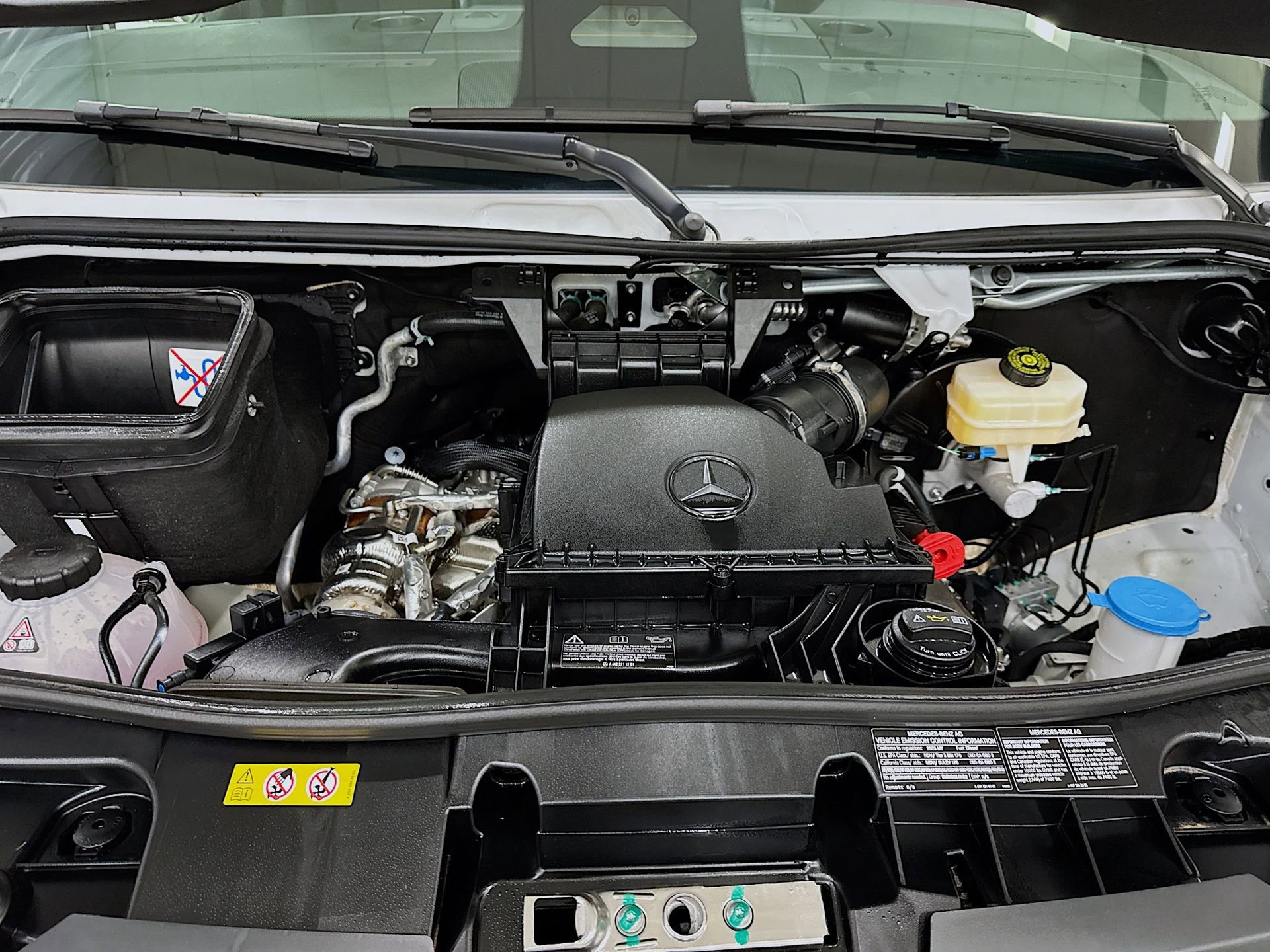 Used 2025 Mercedes-Benz Sprinter 2500 image 28