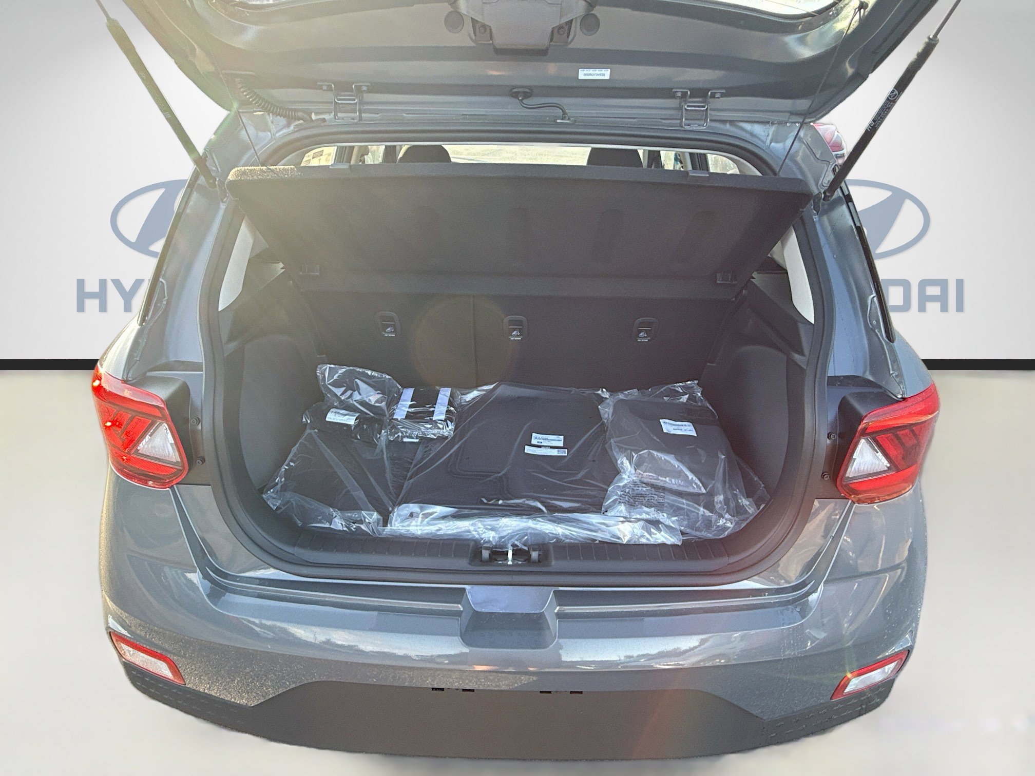 New 2026 Hyundai Venue SE image 18