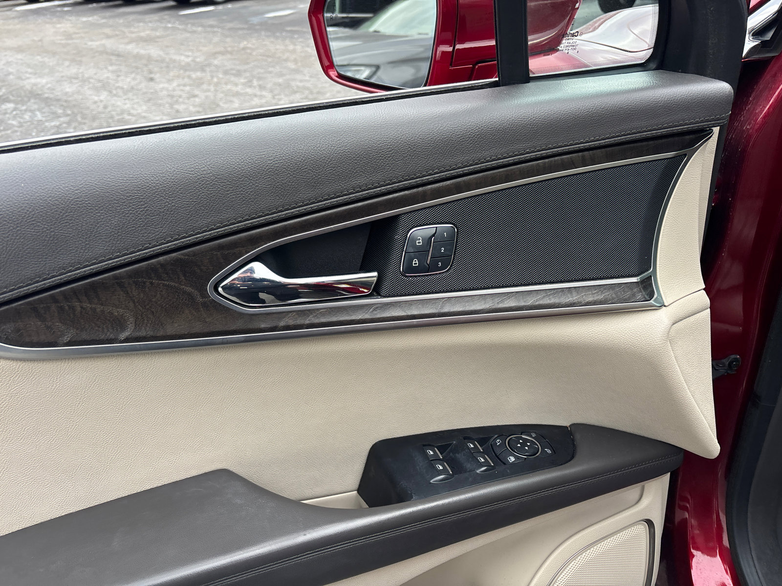 Used 2018 Lincoln MKX Select w/ Select Plus Package image 11