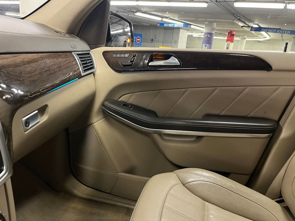 Used 2014 Mercedes-Benz GL 450 4MATIC image 30