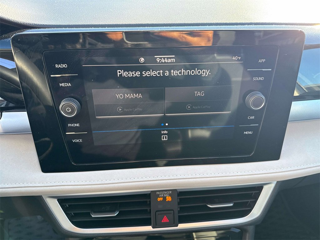 Used 2025 Volkswagen Taos SE image 19