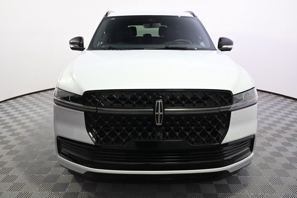 New 2025 Lincoln Navigator Reserve w/ Jet Appearance Package image 10