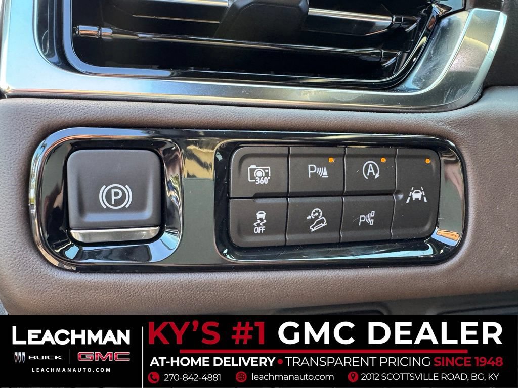 New 2026 GMC Yukon Denali Ultimate w/ LPO, Floor Liner Package AWD/4WD image 15