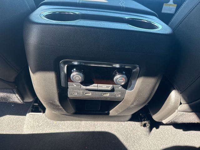 New 2026 GMC Yukon XL Elevation image 25