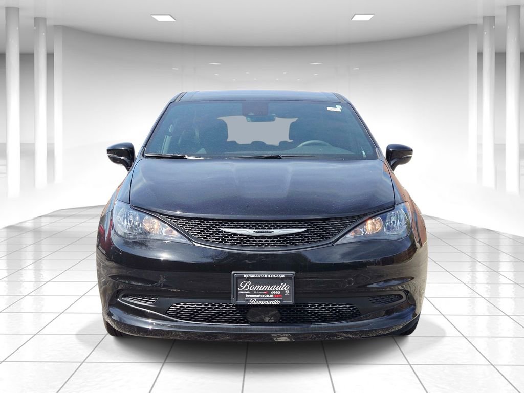 Used 2026 Chrysler Voyager LX image 8