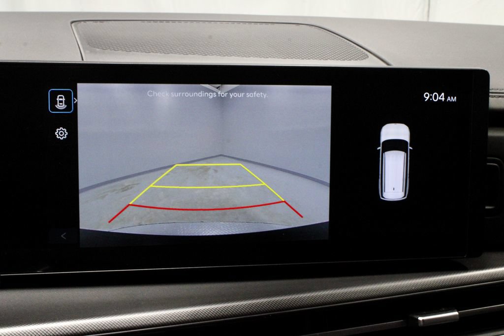 Used 2025 Hyundai Santa Fe SEL FWD image 2