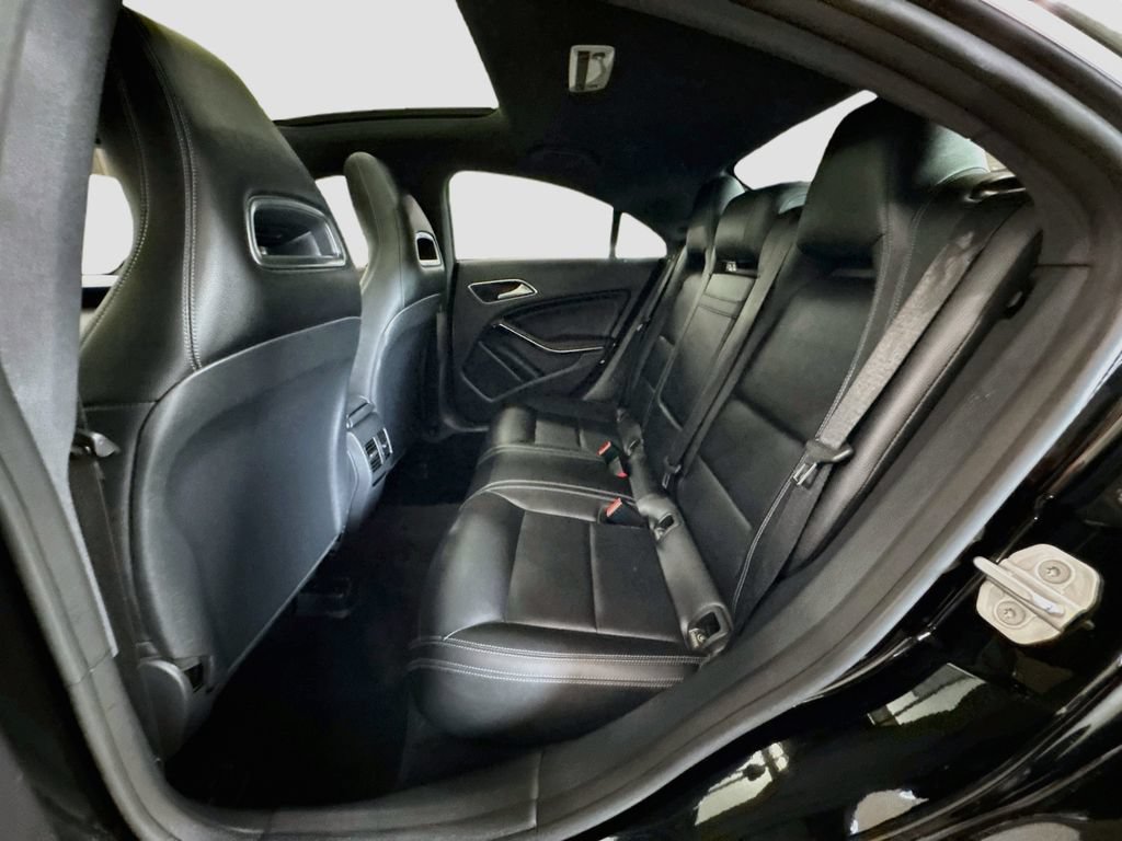 Used 2018 Mercedes-Benz CLA 250 image 28