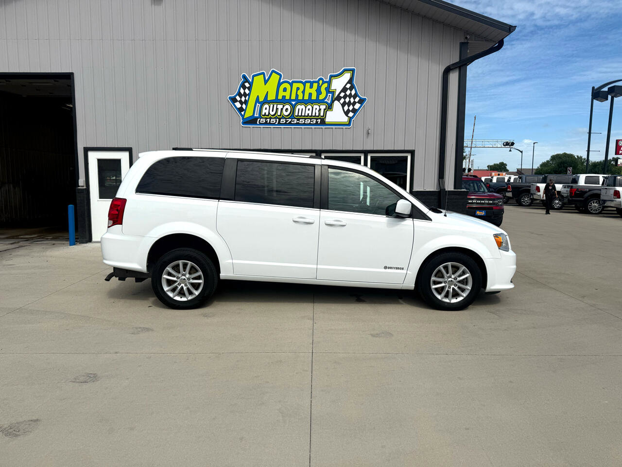 Used 2019 Dodge Grand Caravan SXT image 7