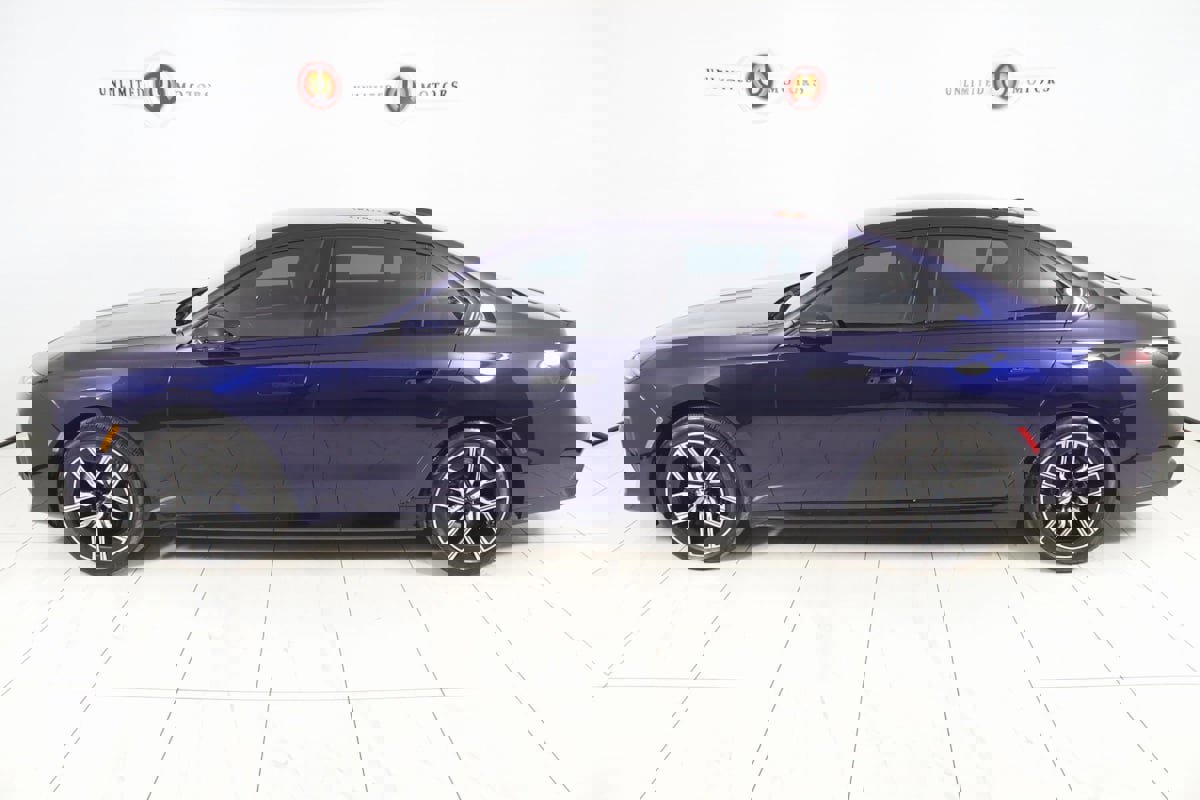 Used 2023 BMW 760i xDrive image 31